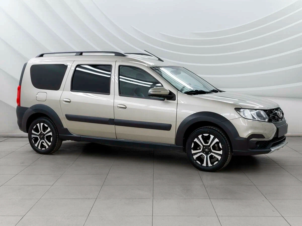 Lada Largus Cross с салона по цене от 374 000 рублей